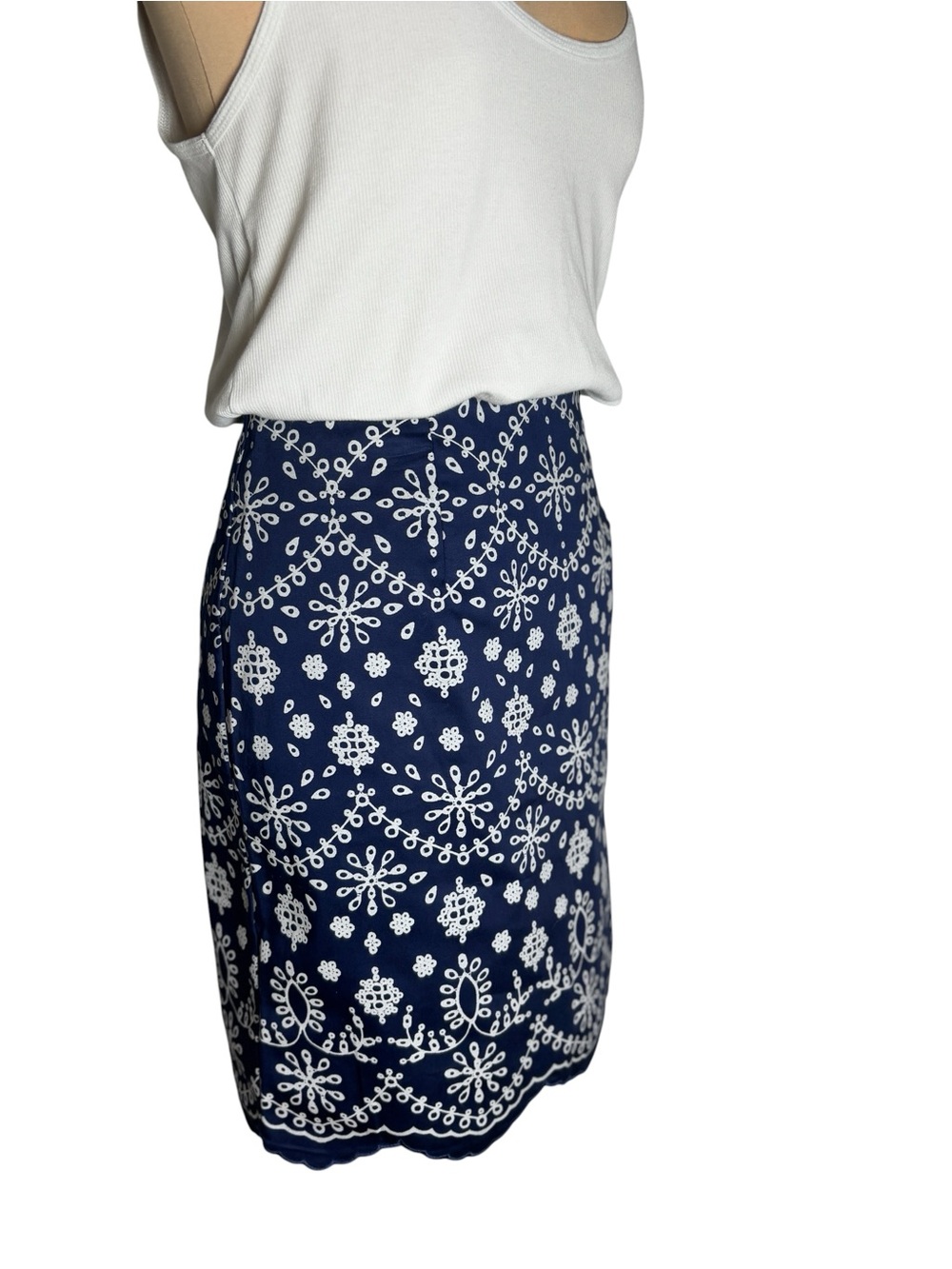 Laundry by Shelli Segal Blue White Embroidered Cotton Mini Skirt Scalloped Hem S - Picture 3 of 8